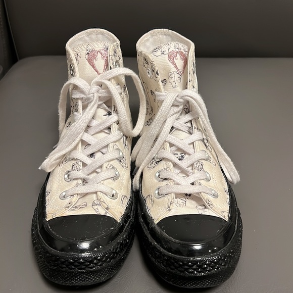 Super cool Converse shoes *LIMITED EDITION!! - Picture 4 of 6